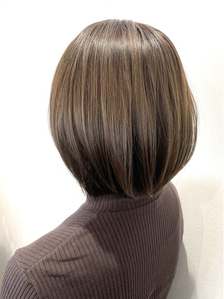 トレンドを取り入れたヘアスタイル作品